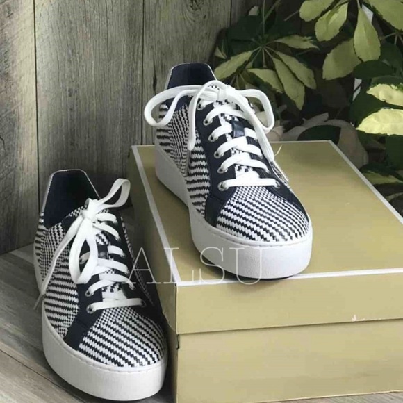 🎄 Christmas Sale 🎄 NWT Michael Kors Poppy Lace Up Diagonal Weave Navy Size 9.5 - Picture 3 of 11